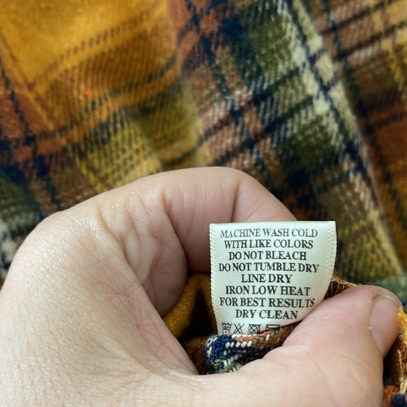 Pretty Shacket with hood Flannel in fall colors. NEW - Picture 6 of 6
